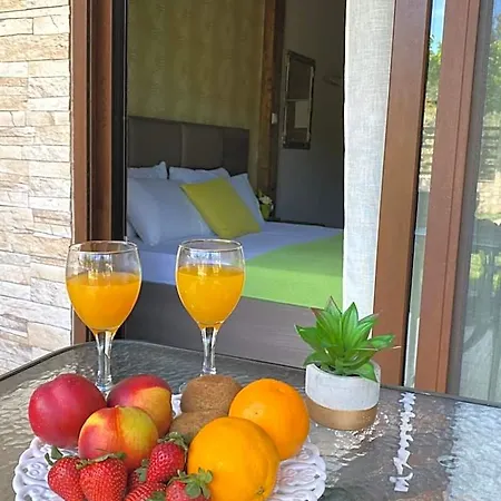 Aelia Hotel *