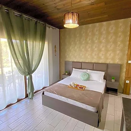 Aelia Hotel *